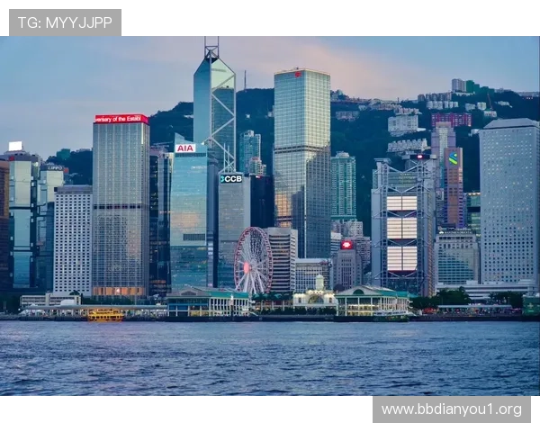 探索维多利亚港的迷人风光与历史魅力